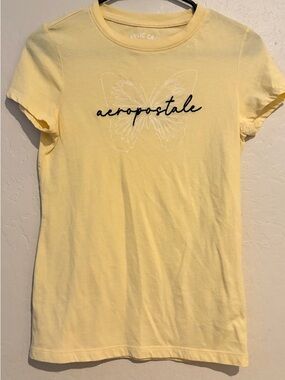 Aeropostale Butterfly Graphic Tee Yellow Soft Girl Aesthetic- Size M